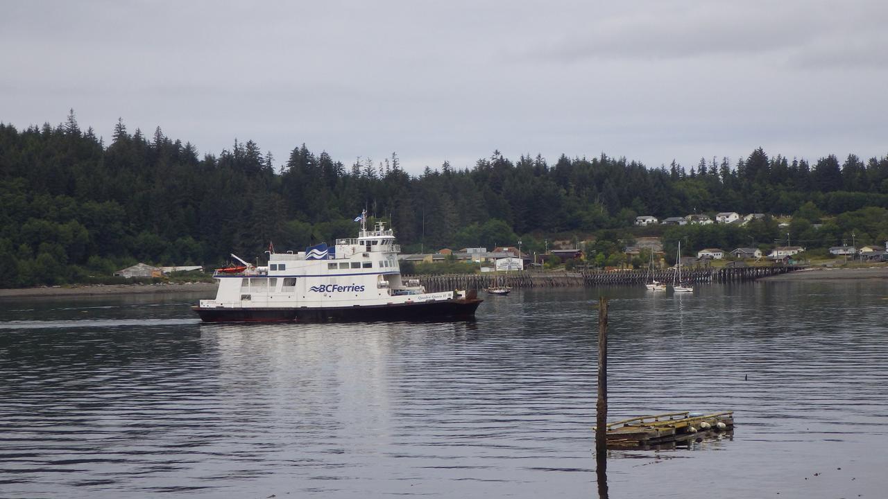 Orca Inn Alert Bay Exterior photo